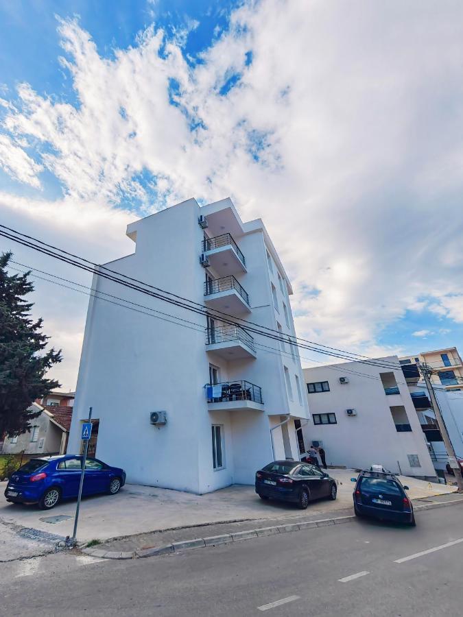 Mialex Apartments Dobra Voda Dış mekan fotoğraf