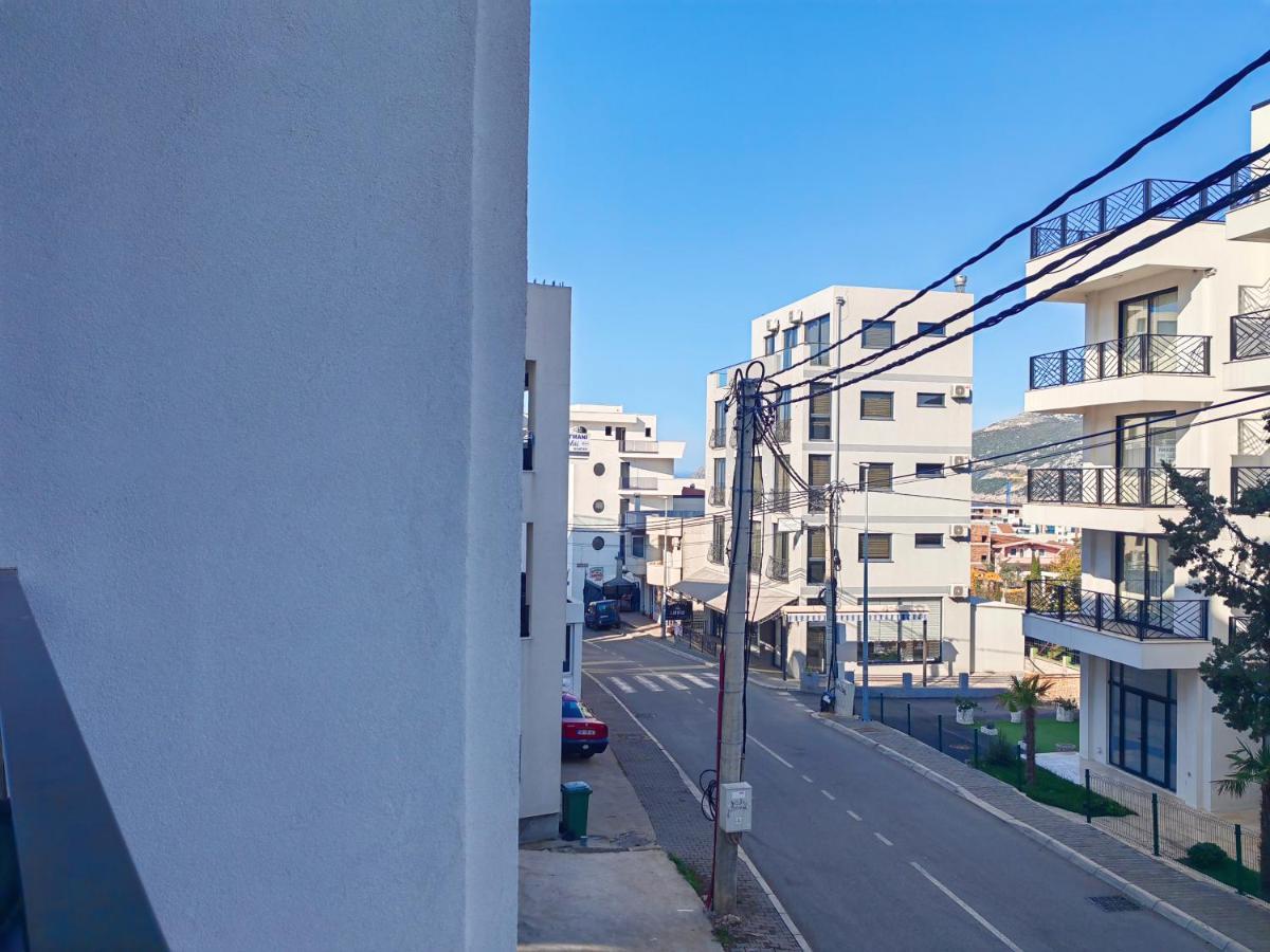 Mialex Apartments Dobra Voda Dış mekan fotoğraf